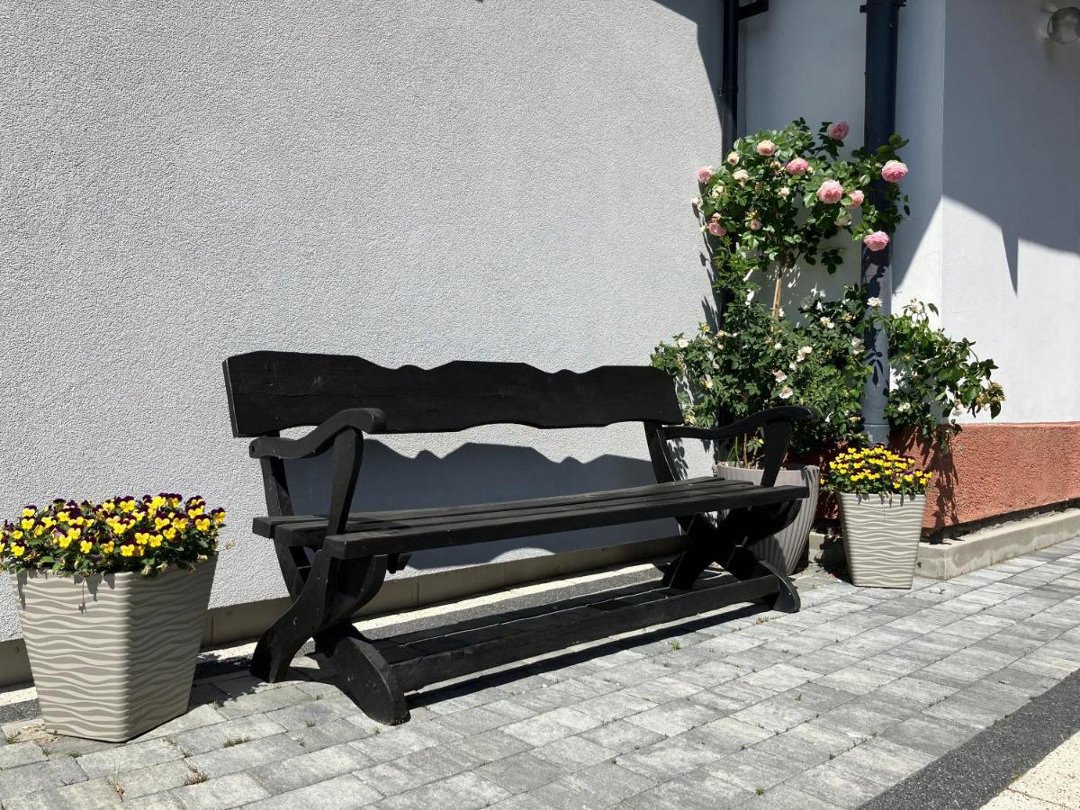 Agat Pokoje Goscinne Apartamenty Pobierowo Εξωτερικό φωτογραφία